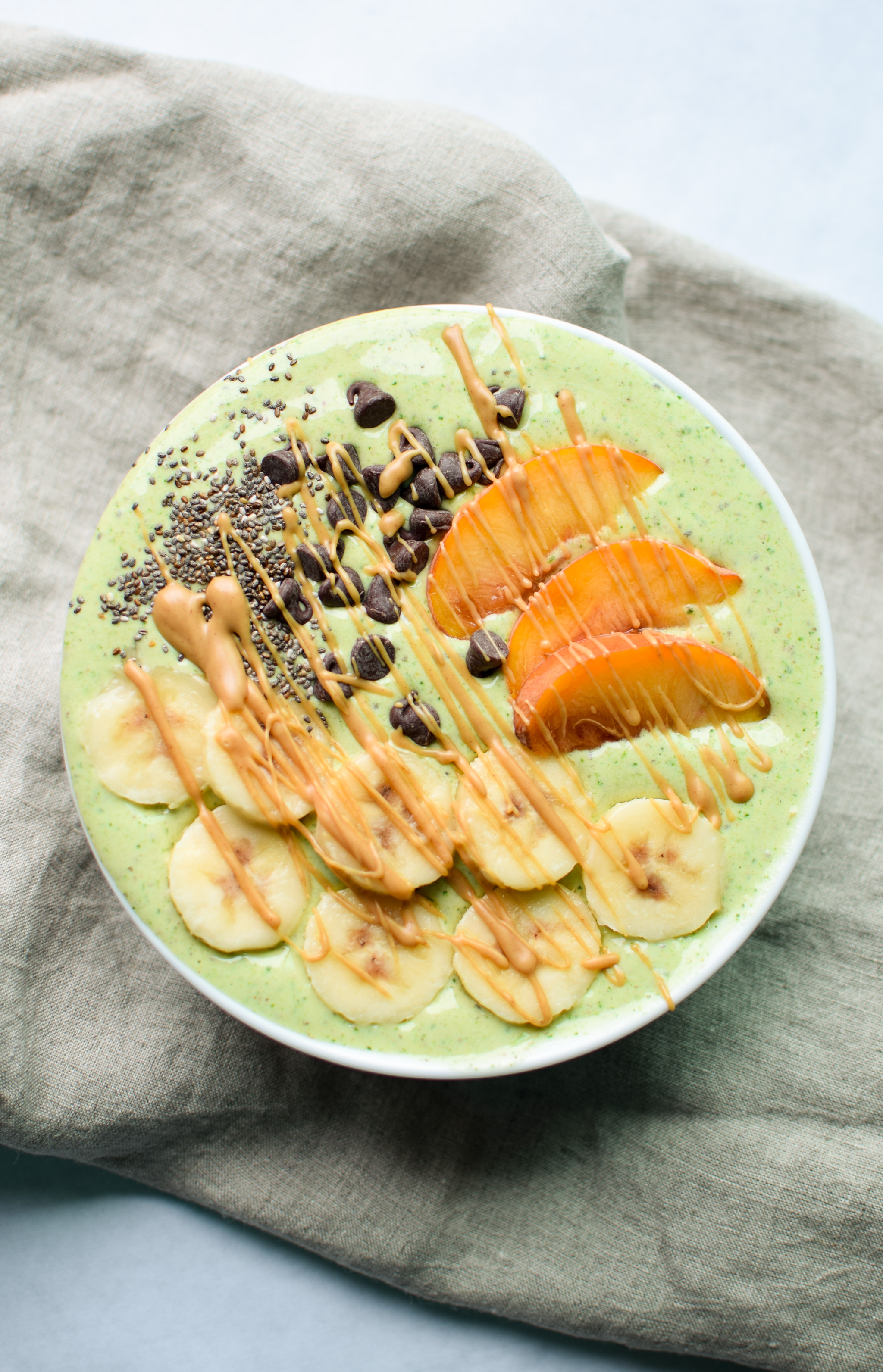 Peaches and Green Protein Smoothie recipe - power greens, peaches, bananas plus protein! Easy smoothie recipe on ProjectMealPlan.com!