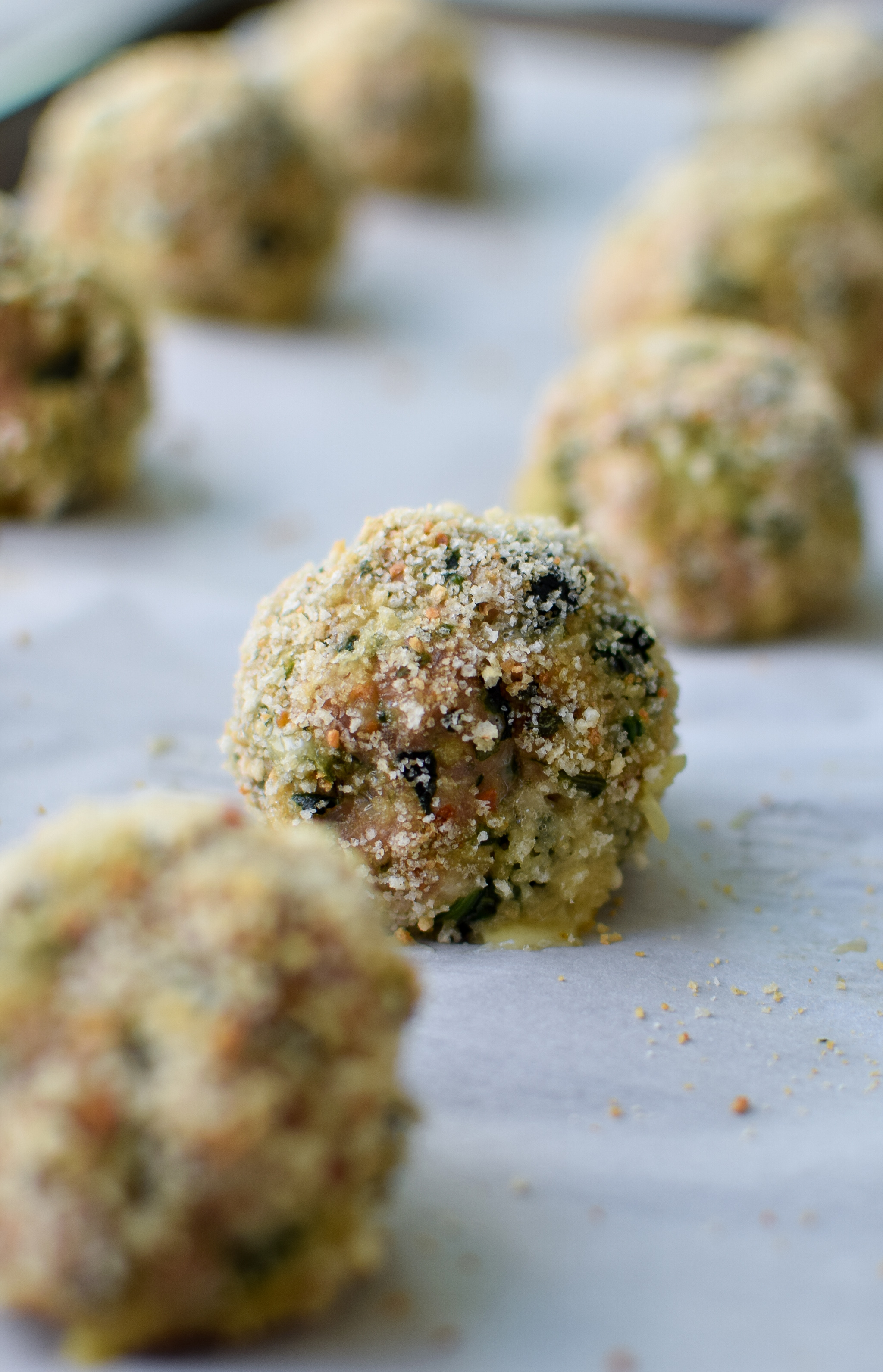 Spicy Baked Turkey Spinach Meatballs recipe - Ground turkey + spinach + a little heat make the best meatballs ever! - ProjectMealPlan.com