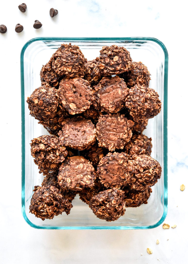 banana chocolate oatmeal mounds in a glass storage container.